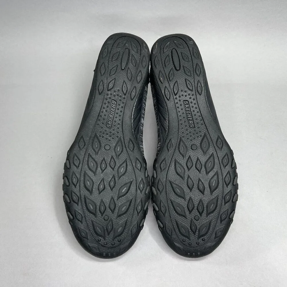 Skechers Women's Size 10 Breathe Easy‎ Like Crazy Slip-On Athletic Shoes